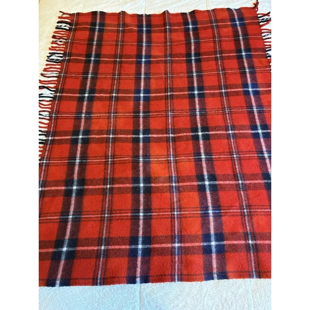 Vintage Faribo Acrylic Red Black & White Plaid Stadium Throw/Lap Blanket 52x45